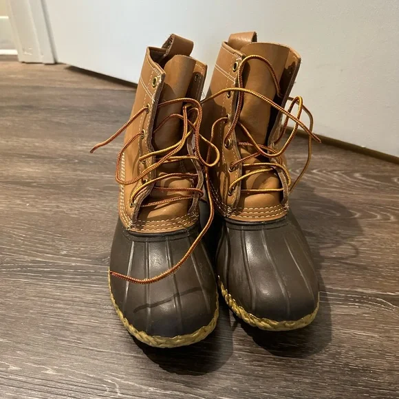 only been worn twice, basically brand new Only worn twice, Womens size 8, super comfy, basically brand  main image 4